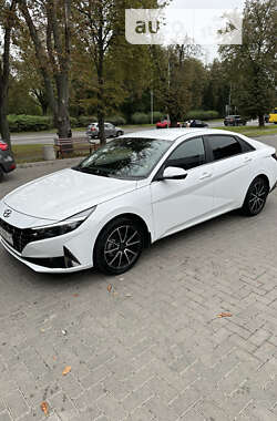 Седан Hyundai Elantra 2021 в Львові