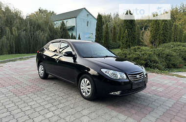 Седан Hyundai Elantra 2010 в Бершади