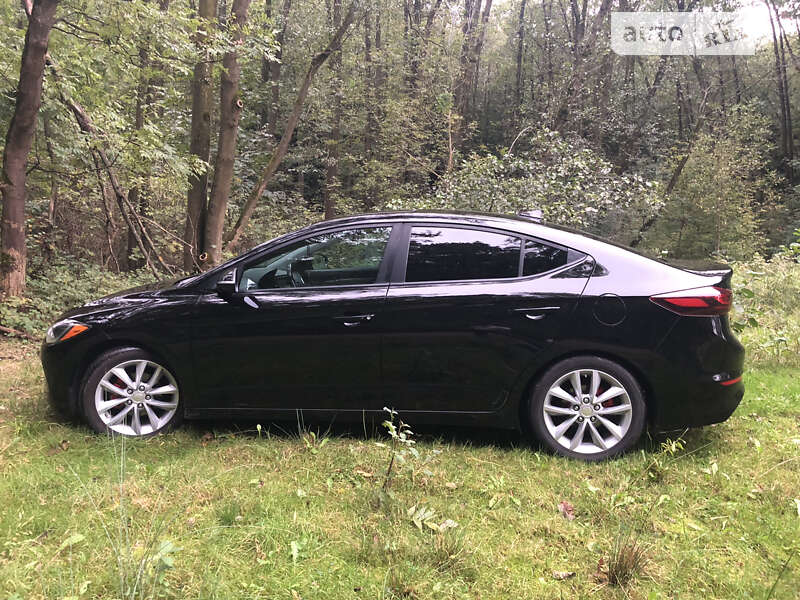 Седан Hyundai Elantra 2018 в Львові