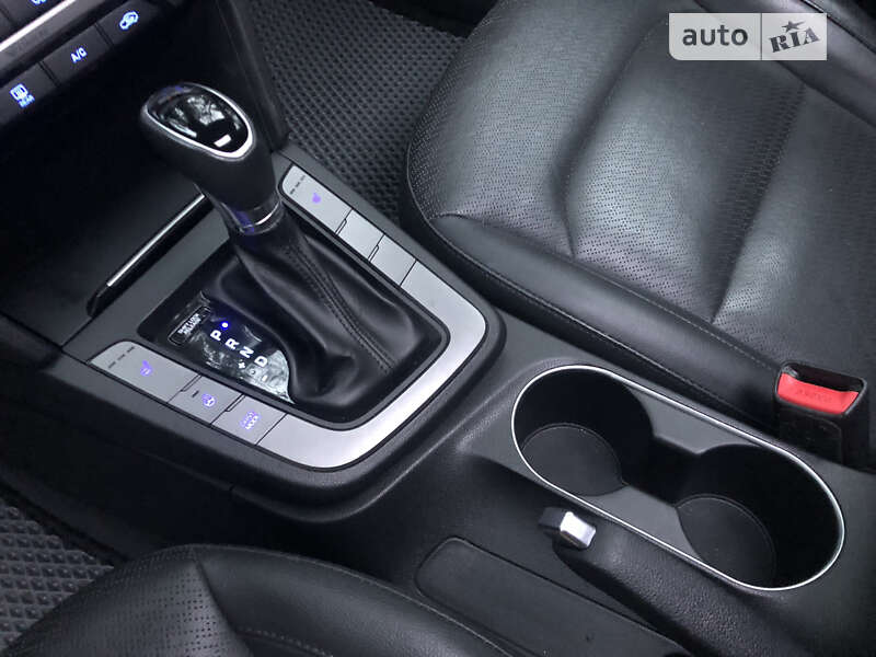 Седан Hyundai Elantra 2018 в Львові