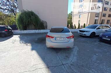 Седан Hyundai Elantra 2011 в Києві