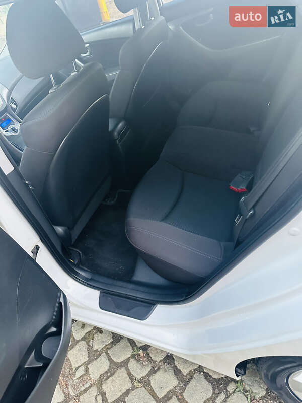 Седан Hyundai Elantra 2012 в Кропивницком