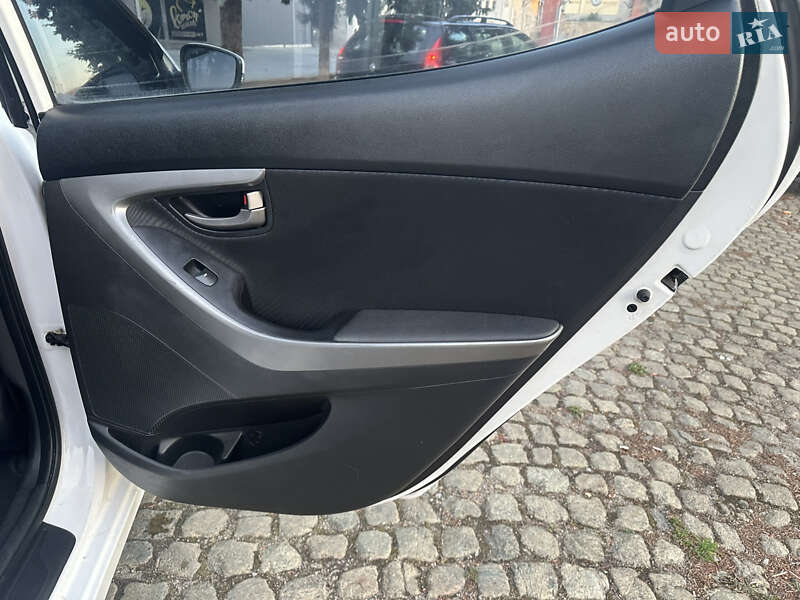 Седан Hyundai Elantra 2012 в Кропивницком