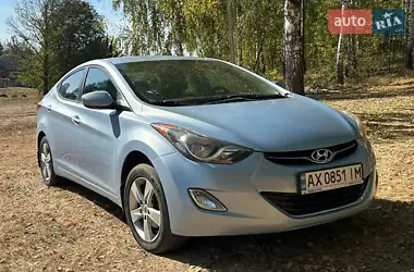 Hyundai Elantra 2012