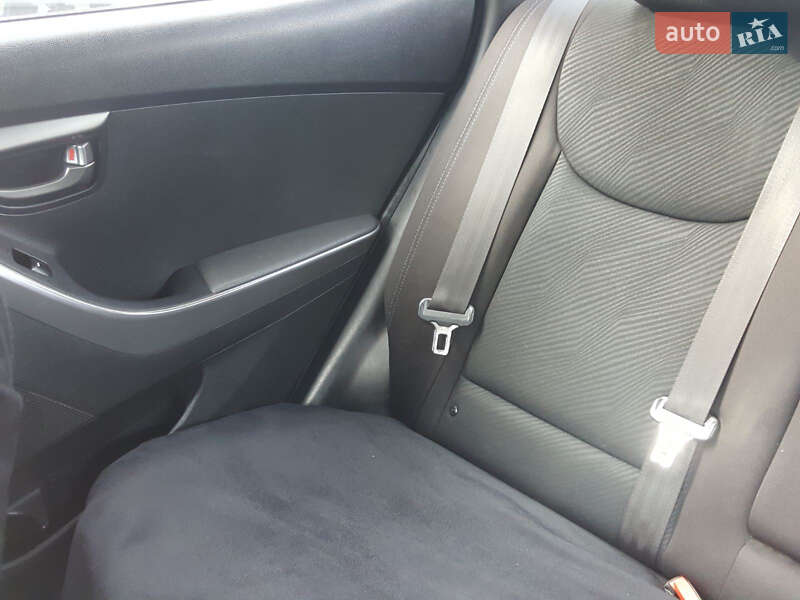 Седан Hyundai Elantra 2013 в Львові