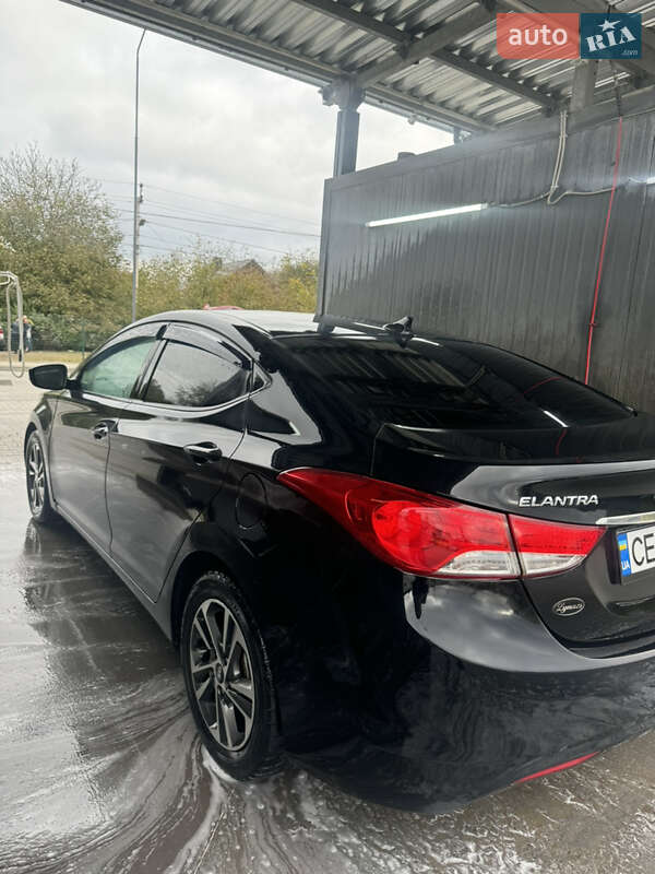 Седан Hyundai Elantra 2011 в Черновцах