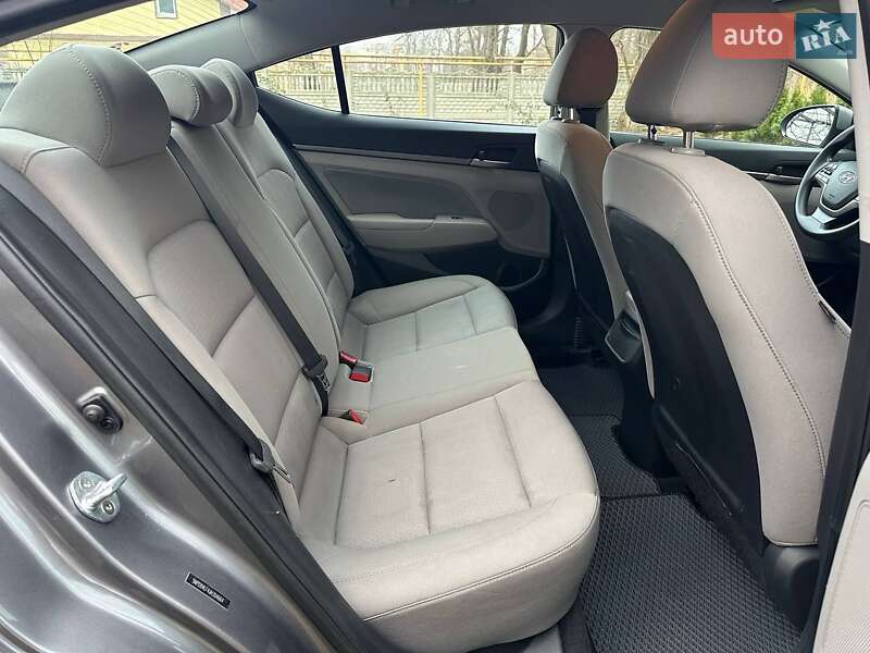 Седан Hyundai Elantra 2017 в Черноморске