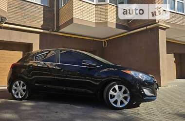 Hyundai Elantra 2012