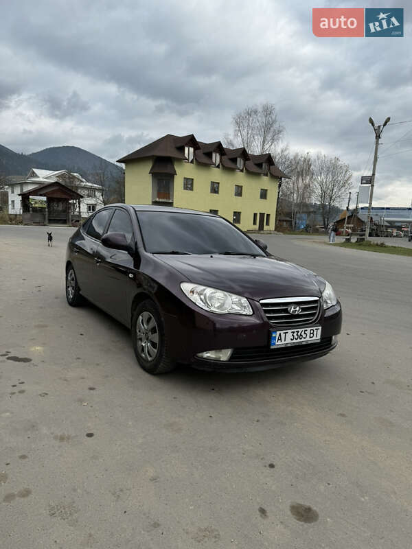 Седан Hyundai Elantra 2008 в Верховине