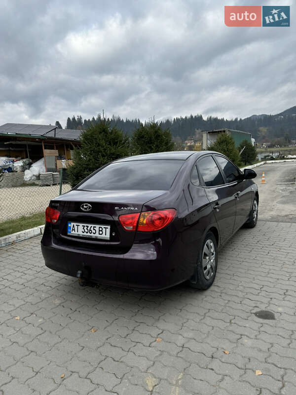 Седан Hyundai Elantra 2008 в Верховине