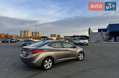 Седан Hyundai Elantra 2013 в Києві