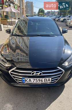 Седан Hyundai Elantra 2017 в Киеве