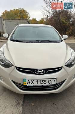 Hyundai Elantra 2012