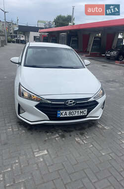 Седан Hyundai Elantra 2018 в Києві