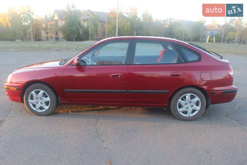 Хэтчбек Hyundai Elantra 2006 в 