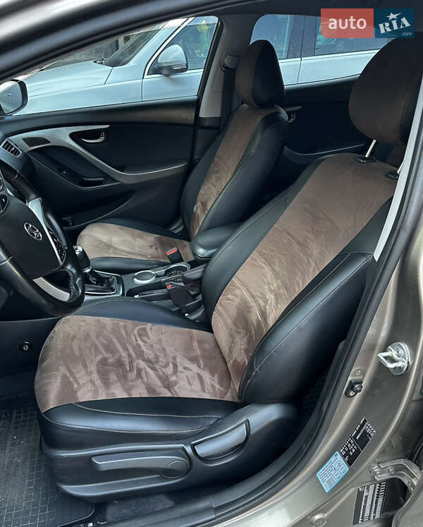 Седан Hyundai Elantra 2012 в Сумах