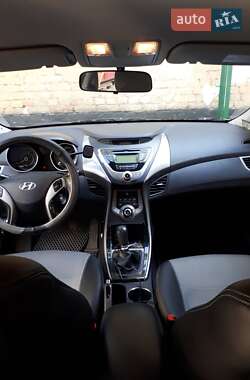 Седан Hyundai Elantra 2013 в 