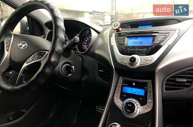 Седан Hyundai Elantra 2012 в 