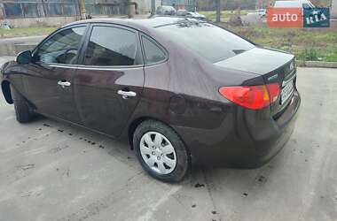 Седан Hyundai Elantra 2010 в 