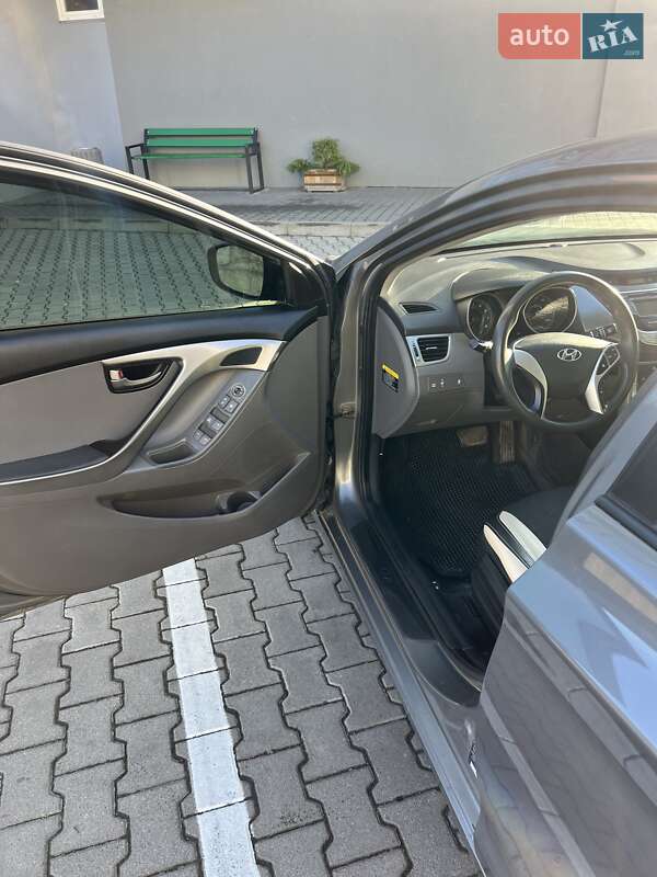 Седан Hyundai Elantra 2012 в Хмельницком