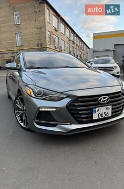 Седан Hyundai Elantra 2018 в Киеве