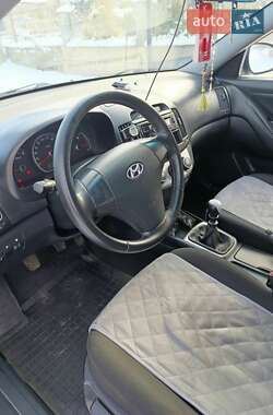 Седан Hyundai Elantra 2010 в Тернополе