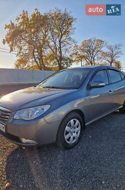 Седан Hyundai Elantra 2010 в Лубнах