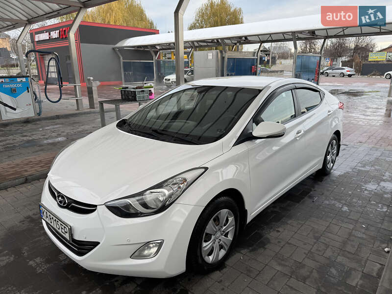 Седан Hyundai Elantra 2012 в Рівному