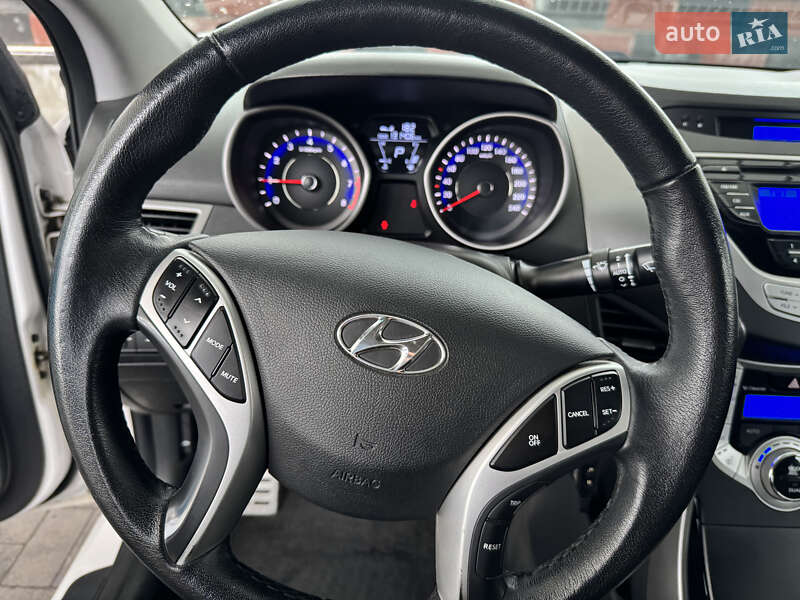 Седан Hyundai Elantra 2012 в Рівному