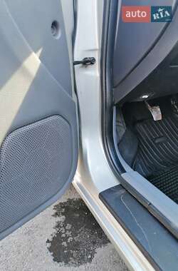 Седан Hyundai Elantra 2004 в Чернигове