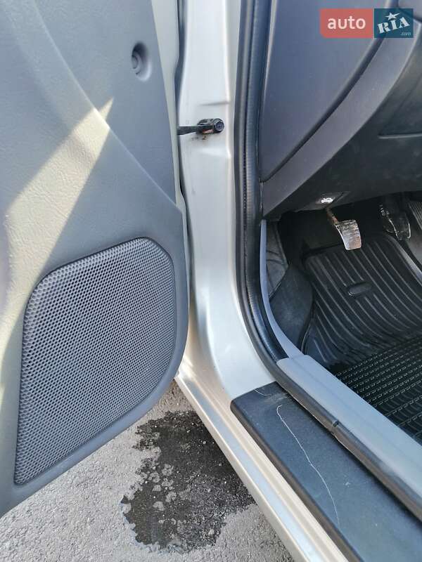 Седан Hyundai Elantra 2004 в Чернигове