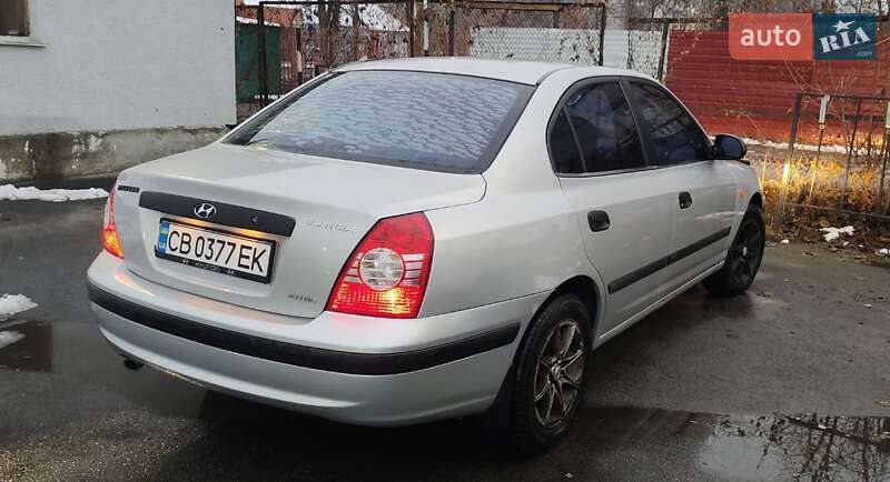 Седан Hyundai Elantra 2004 в Чернигове