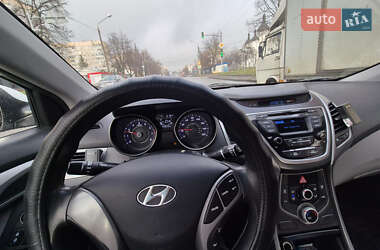 Седан Hyundai Elantra 2014 в Львові