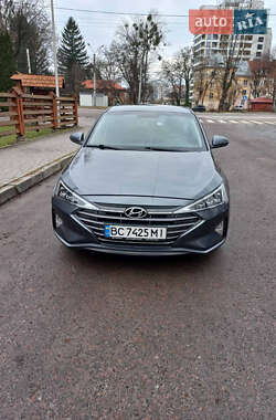 Седан Hyundai Elantra 2019 в Львові