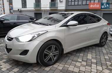 Hyundai Elantra 2011