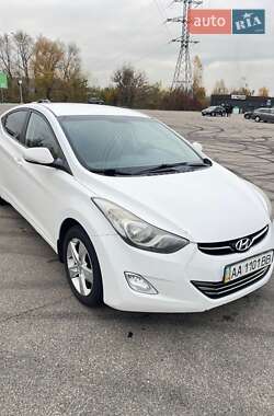 Hyundai Elantra 2013