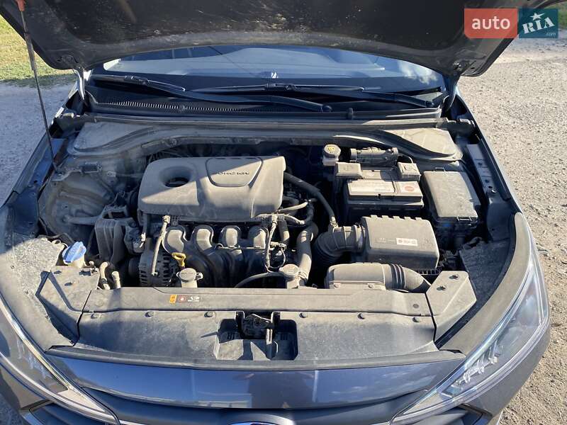 Седан Hyundai Elantra 2019 в Полтаві