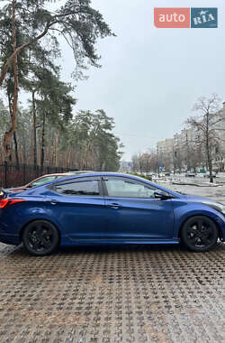 Седан Hyundai Elantra 2012 в Києві