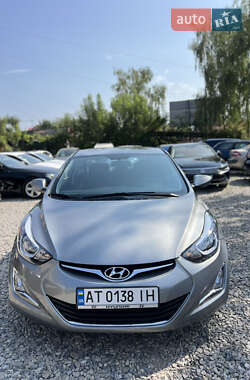 Седан Hyundai Elantra 2015 в Івано-Франківську