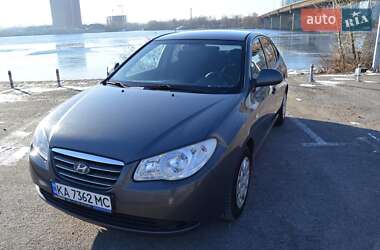 Седан Hyundai Elantra 2008 в Киеве