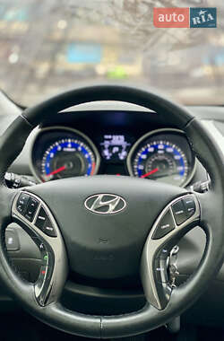 Седан Hyundai Elantra 2012 в Харькове