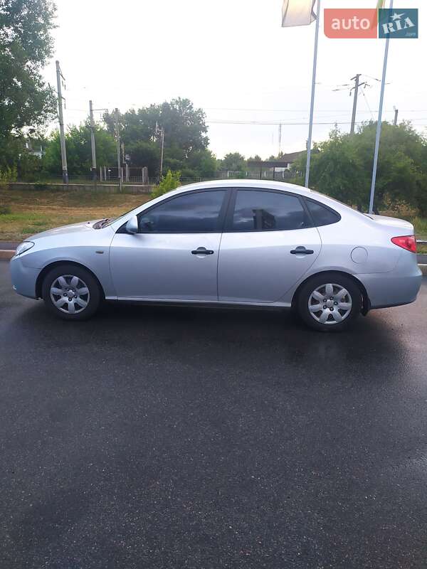 Седан Hyundai Elantra 2007 в Днепре