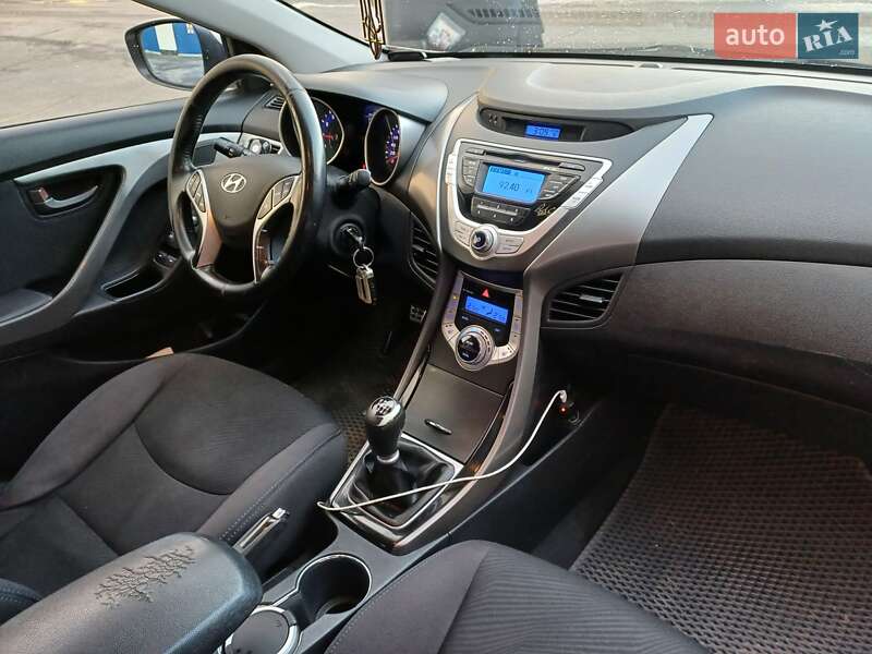 Седан Hyundai Elantra 2012 в Полтаве