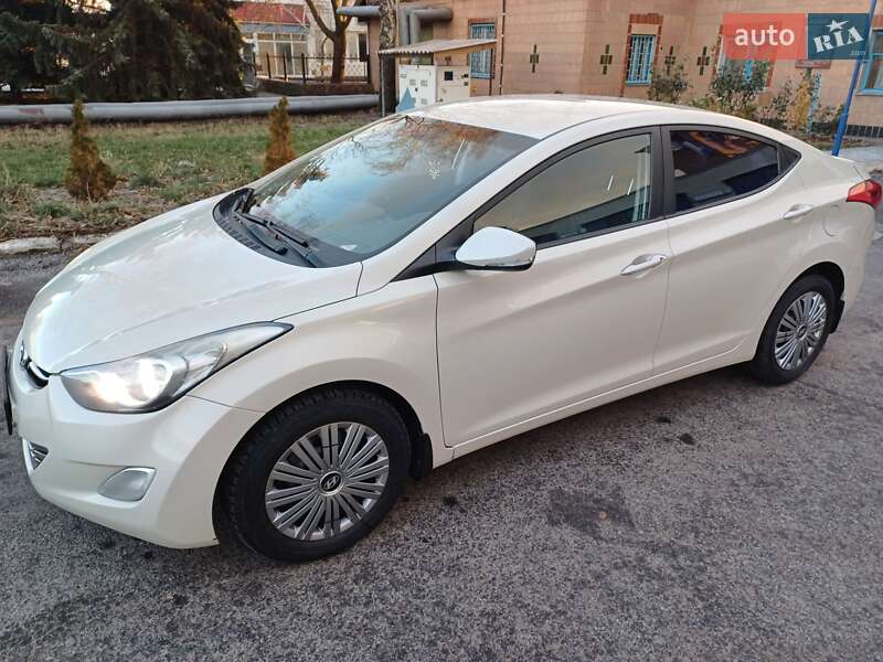 Седан Hyundai Elantra 2012 в Полтаве