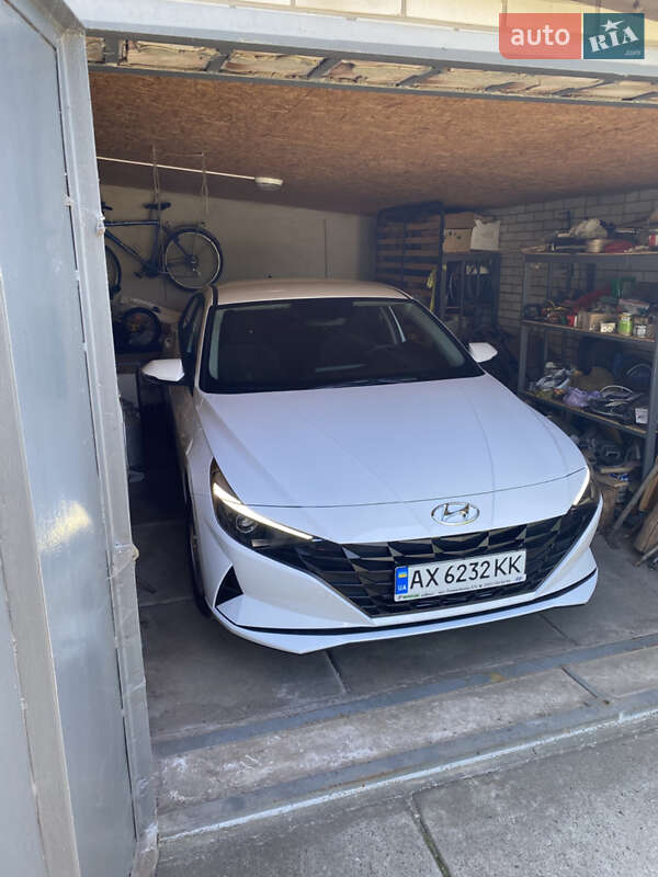 Седан Hyundai Elantra 2022 в Киеве