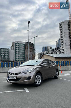 Седан Hyundai Elantra 2013 в Києві