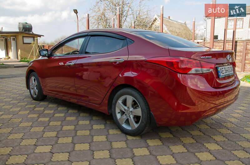 Седан Hyundai Elantra 2013 в Кривом Роге