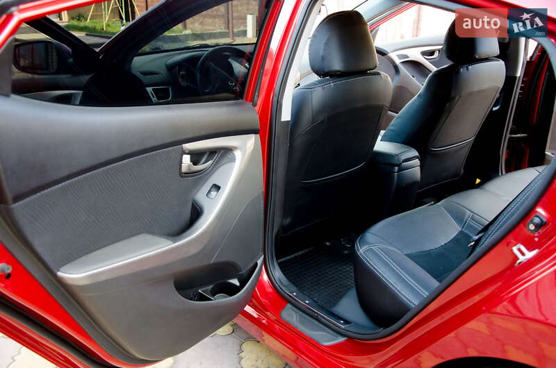 Седан Hyundai Elantra 2013 в Кривом Роге