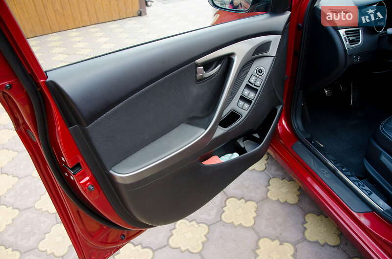 Седан Hyundai Elantra 2013 в Кривом Роге