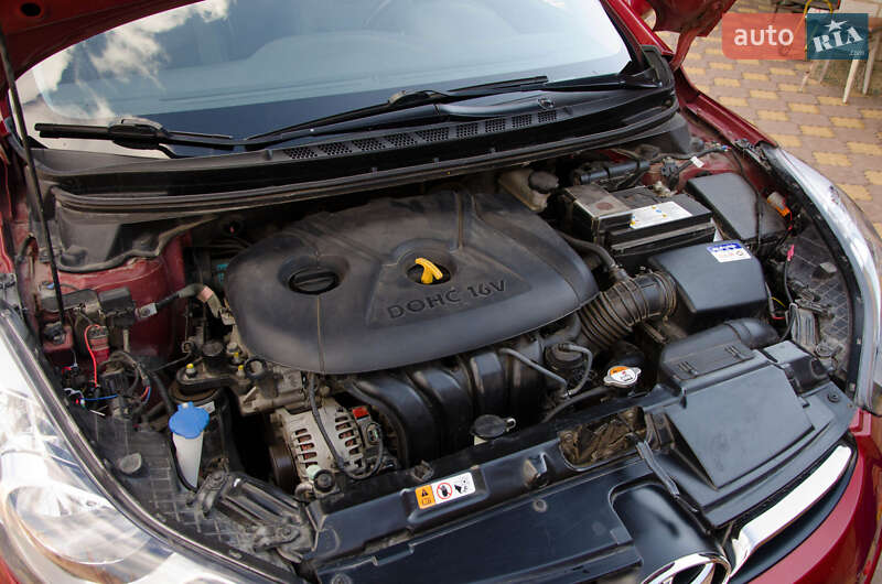 Седан Hyundai Elantra 2013 в Кривом Роге